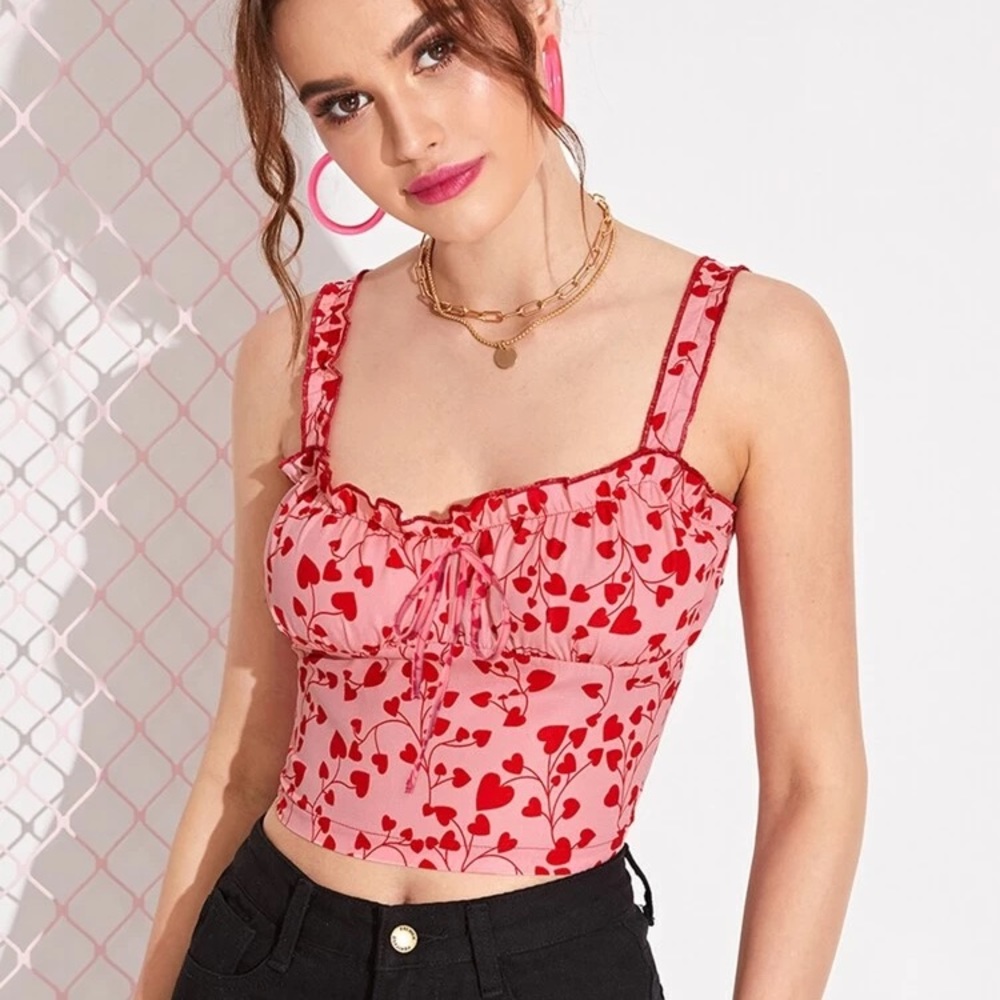 ❤️ Heart Pattern Crop Tank Top